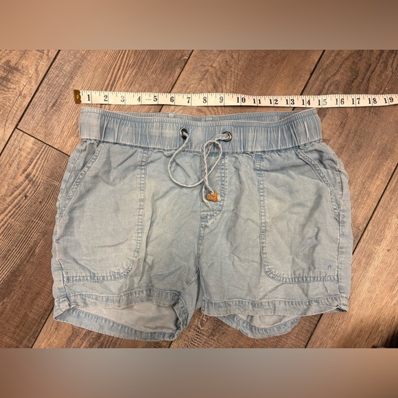 tentree Light Blue Drawstring Chambray Women's Shorts - Picture 2 of 5